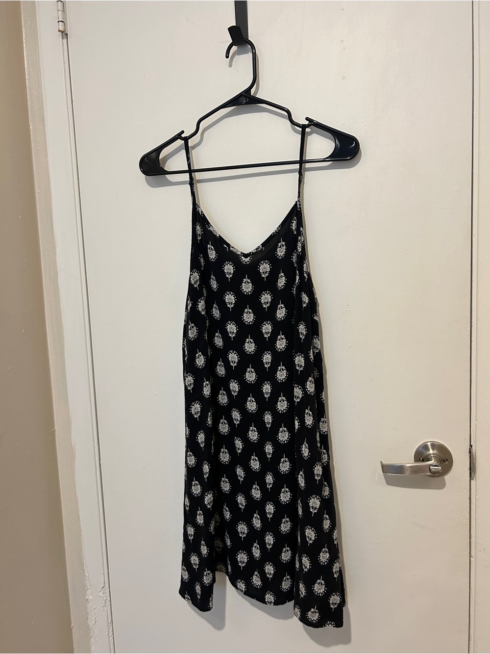 Mossimo black & white midi dress